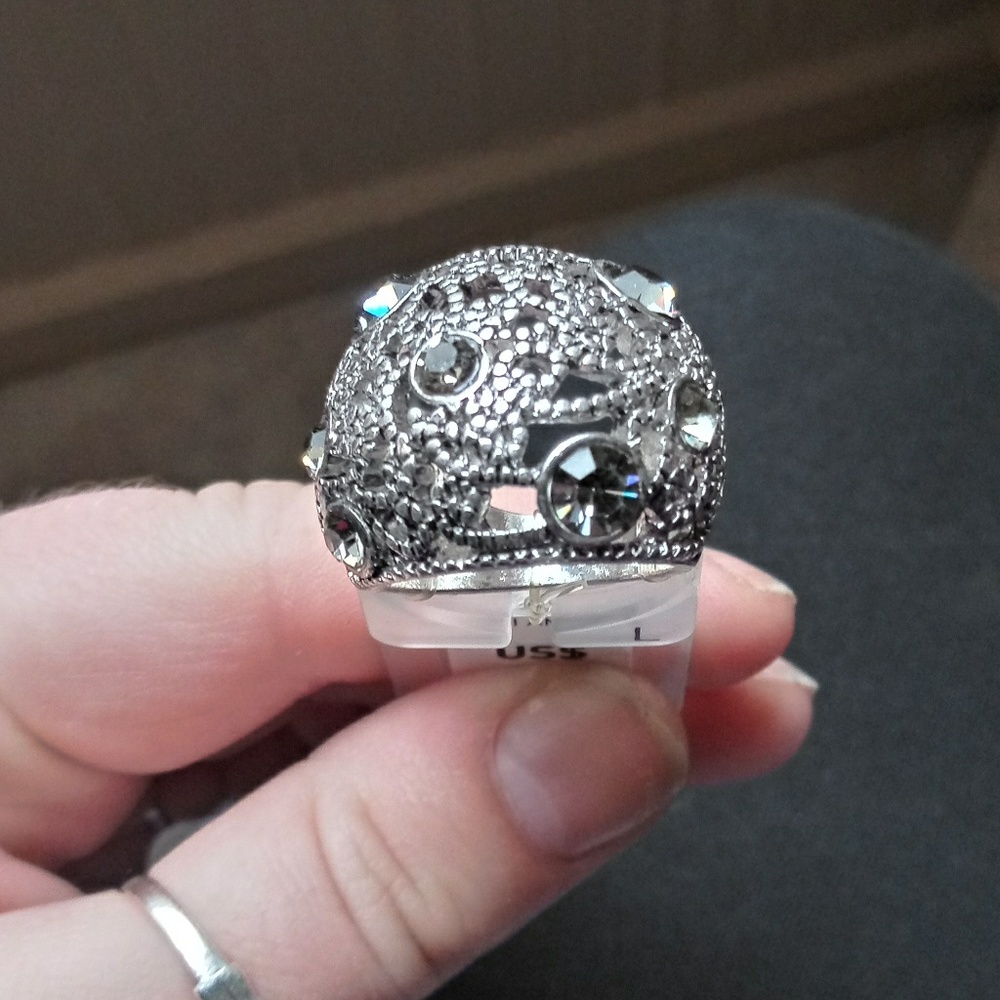 Beautiful bulky ring
